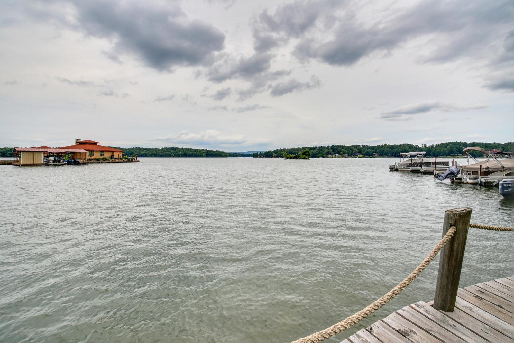 Spacious Hot Springs Penthouse Stunning Lake View Exteriör bild