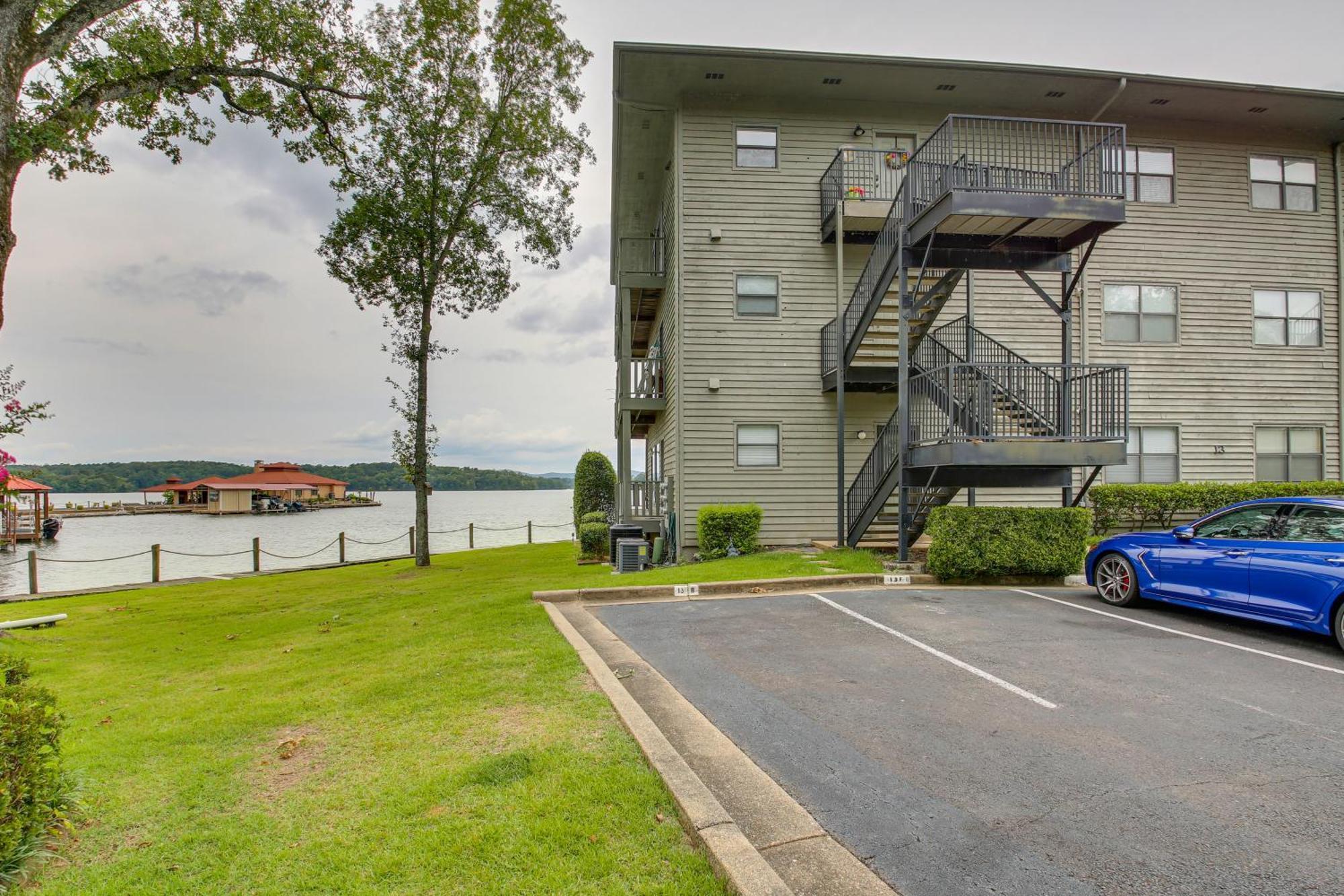 Spacious Hot Springs Penthouse Stunning Lake View Exteriör bild