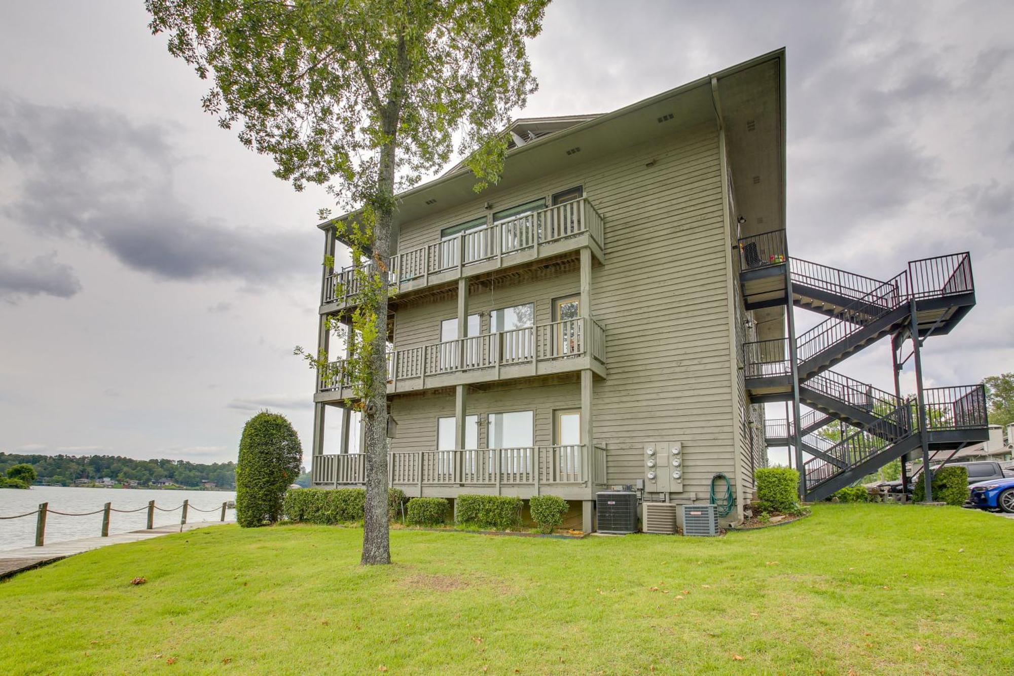 Spacious Hot Springs Penthouse Stunning Lake View Exteriör bild